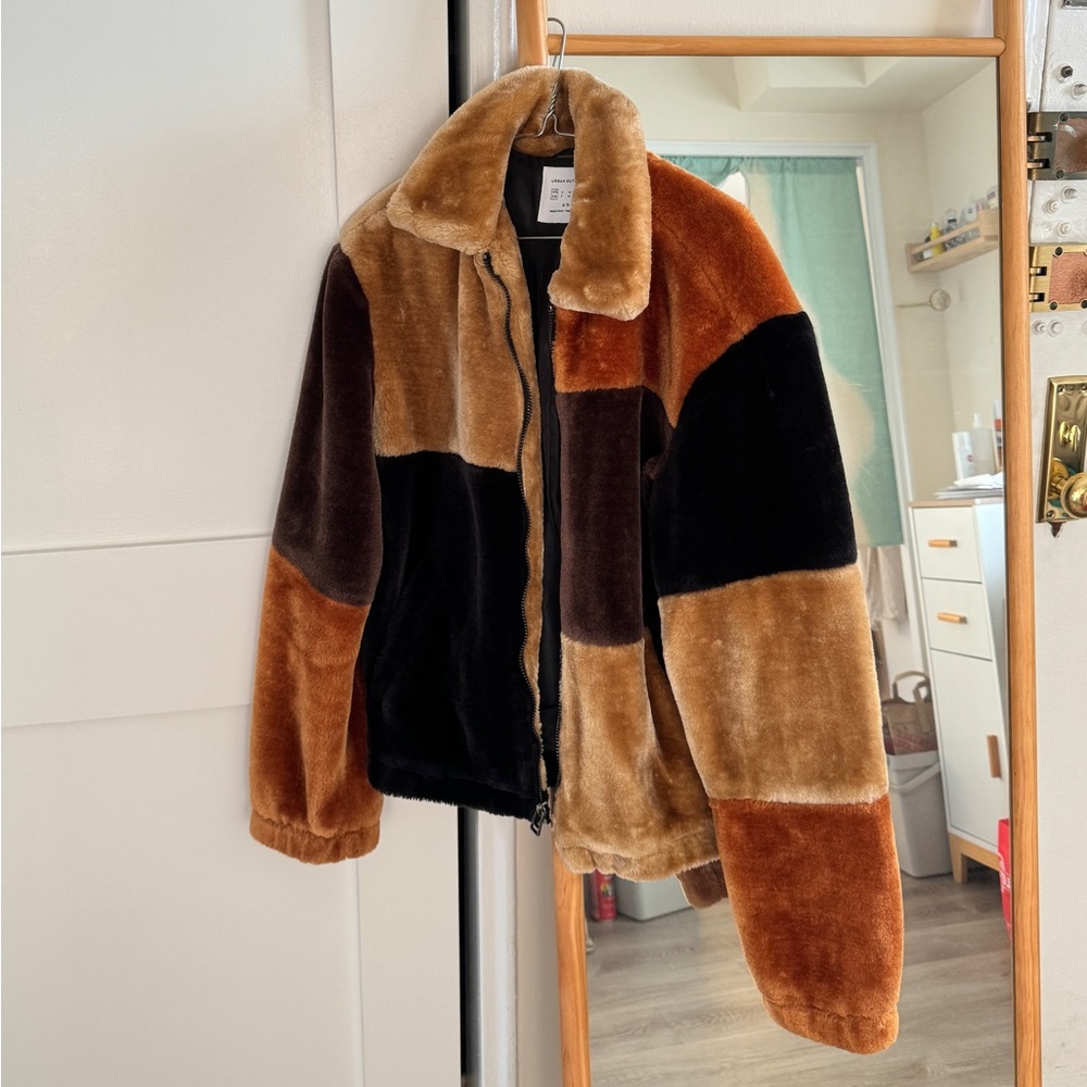 URBAN OUTFITTERS FAUX FUR JACKET